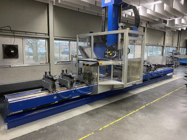 Centre d'usinage 5 axes Schüco Droop PBZ CNC 5 Axes