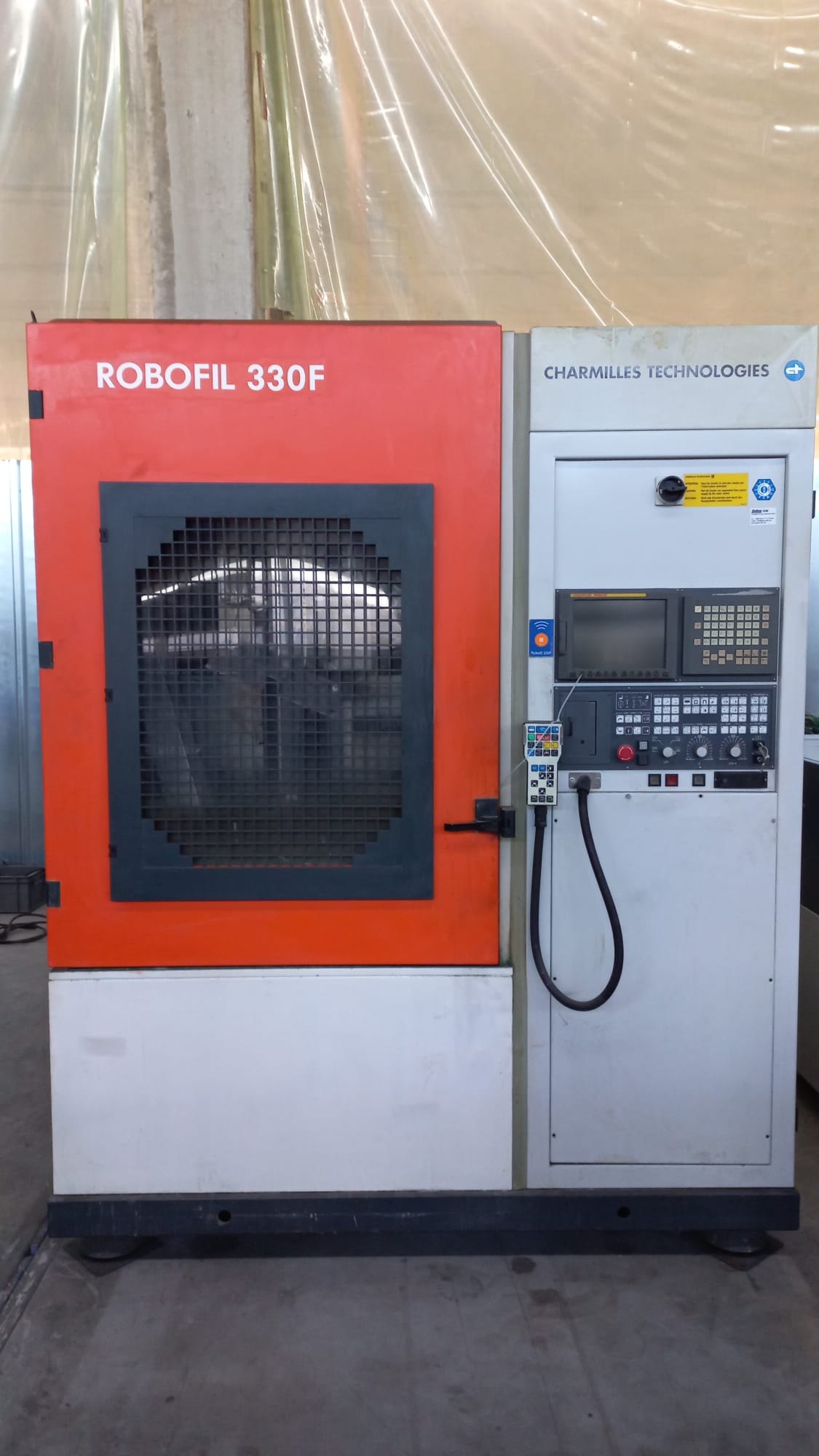 Machine d'électro-érosion par fil CHARMILLES ROBOFIL 330F d'occasion