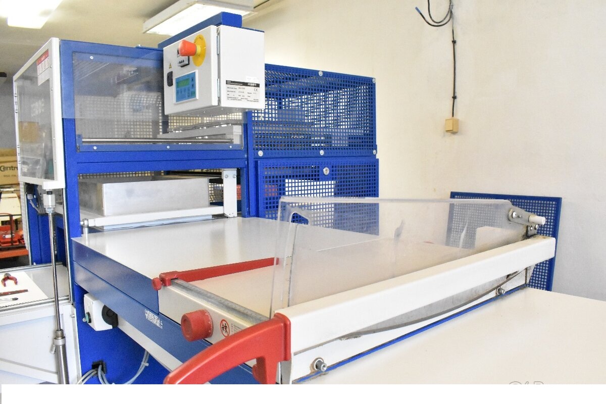 Ligne de formage remplissage operculage ZAPPE SKA 3550