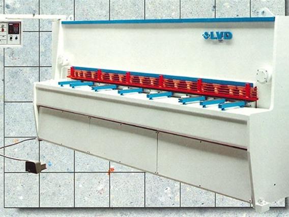 Cisaille CNC LVD IST 3100 x 6 mm CNC