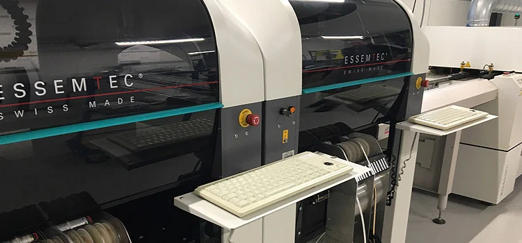 Machine de fabrication et assemblage de circuits imprimés Essemtec production line