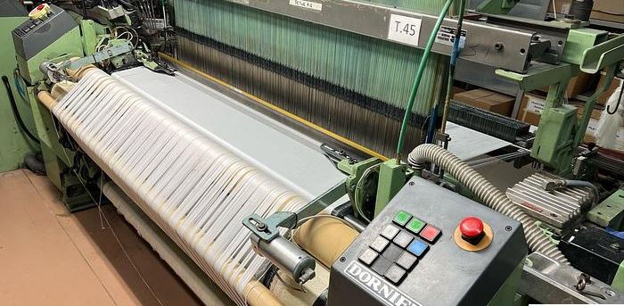 Métier à tisser avec jacquard DORNIER HTV