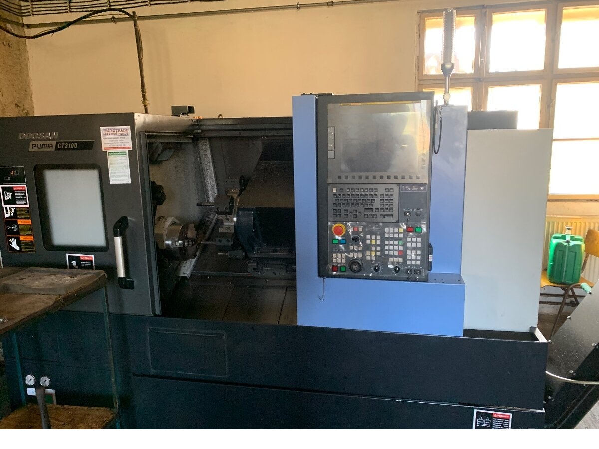 Tour cnc Doosan puma GT2100 Faible nombre d'heures