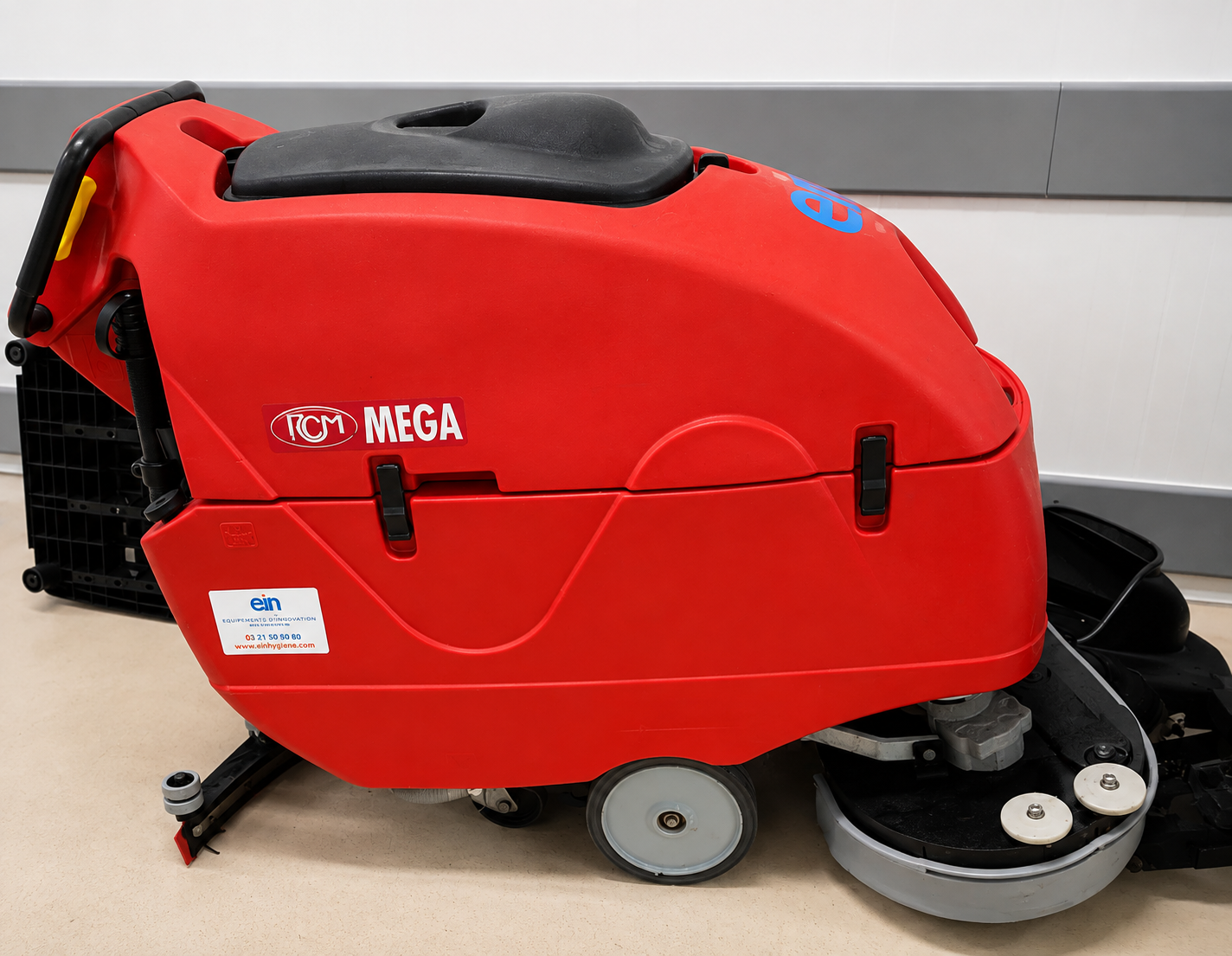 Auto-laveuse professionnelle RCM MEGA II 802 - Occasion, à réparer