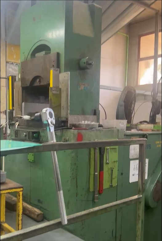 Presse à genouillère Cincinnati HME K360 + K600