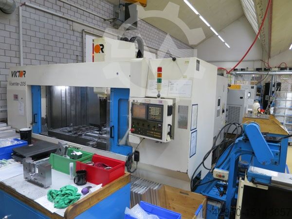 Vertical machining center Victor Taichung VC-205