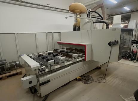 Centre d’usinage CNC 5 axes pour le bois Morbidelli M300