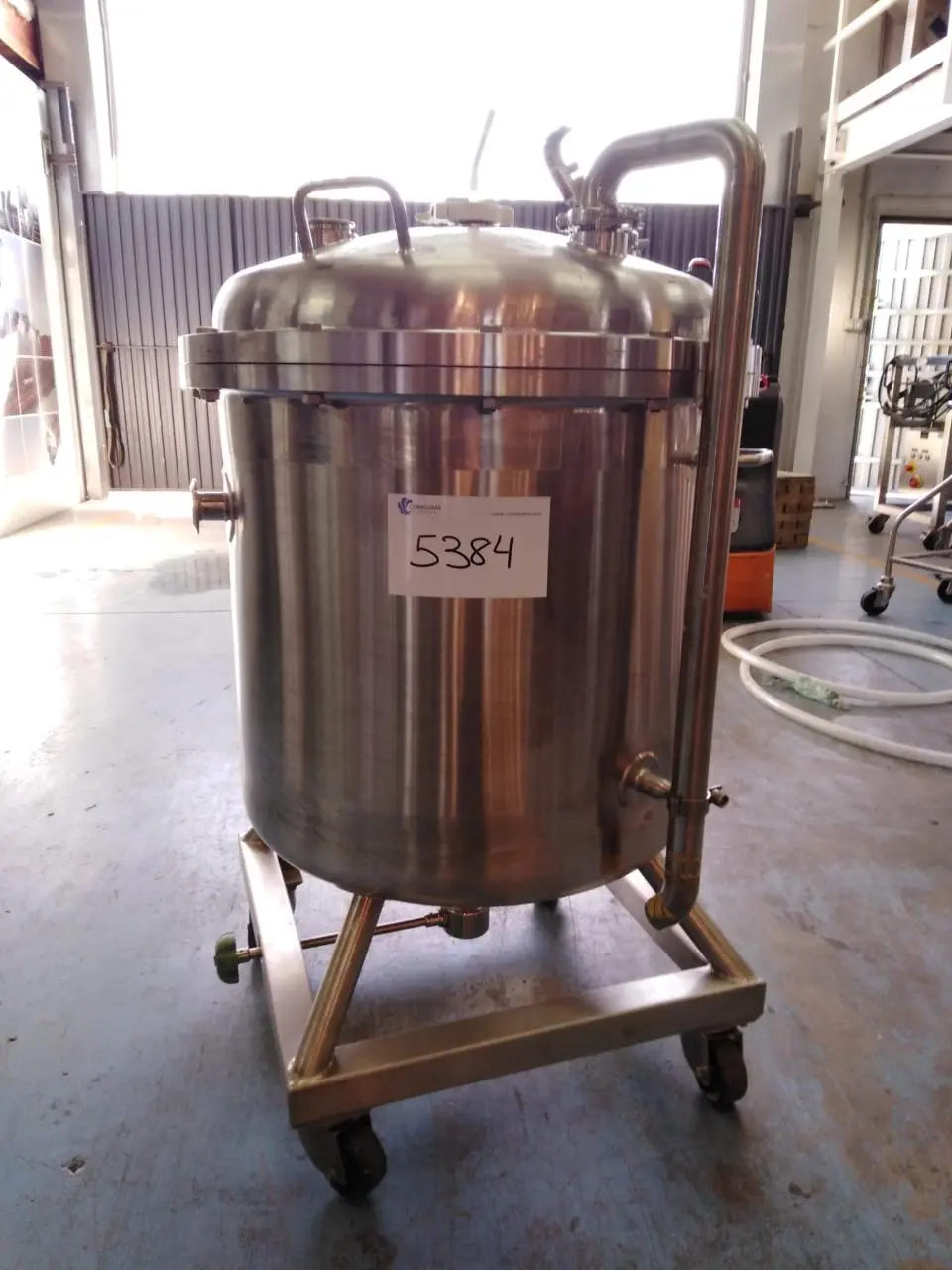 CUVE EN ACIER INOXYDABLE 160 LITRES D'OCCASION