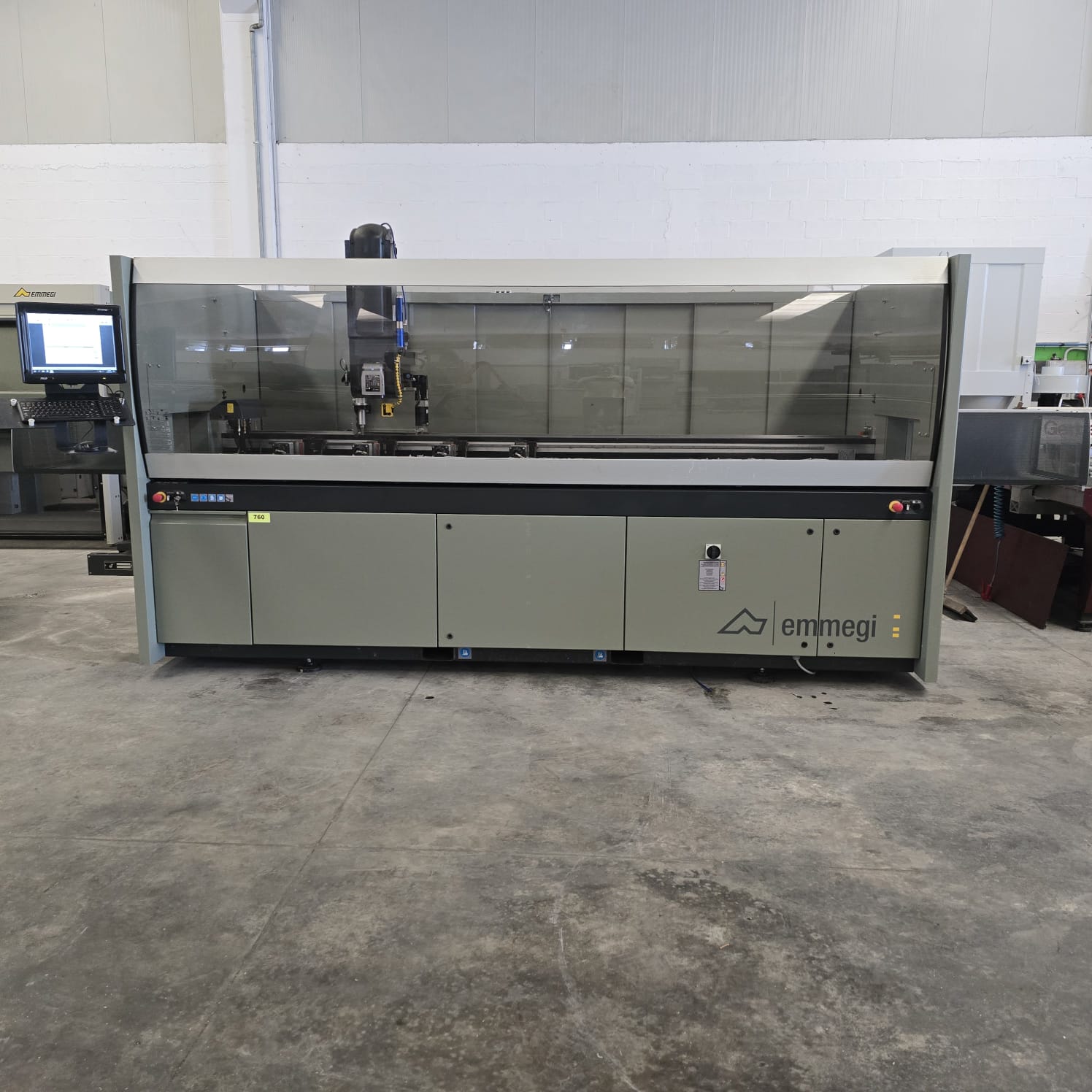 Centre d'usinage CNC pour le bois Emmegi Phantomatic M3