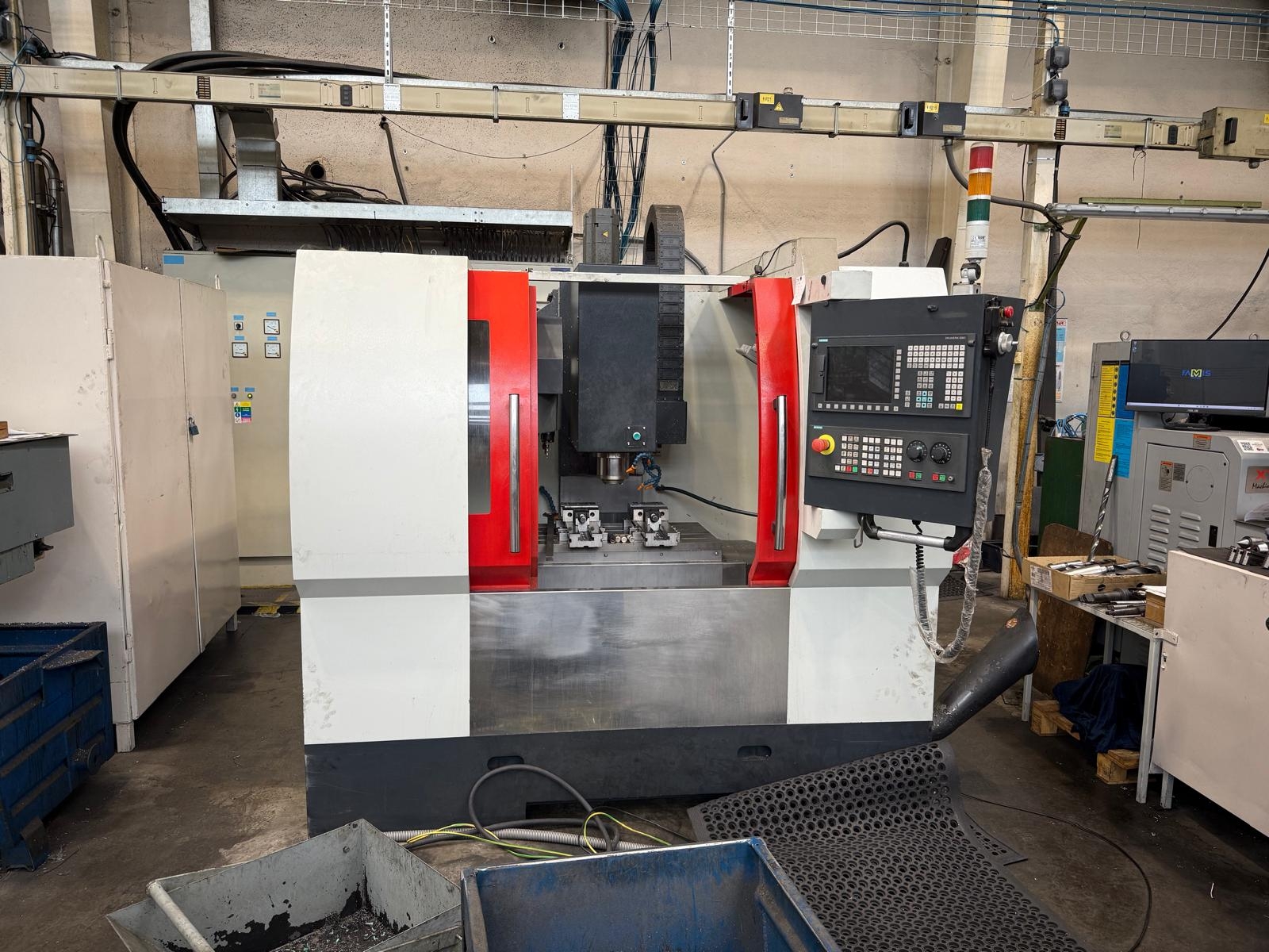 Centre d'usinage vertical Richyoung RIC MC800LL d'occasion