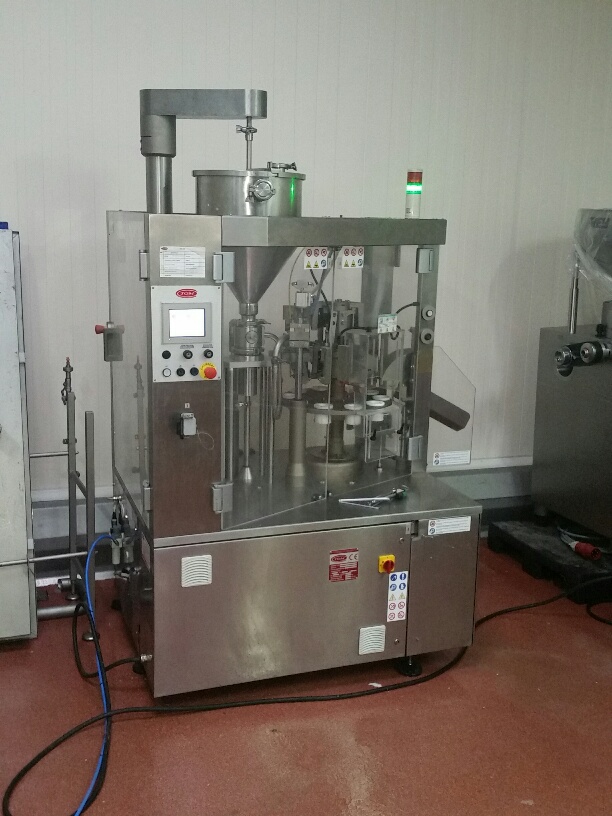 Remplisseuse de tubes TGM E250 d'occasion