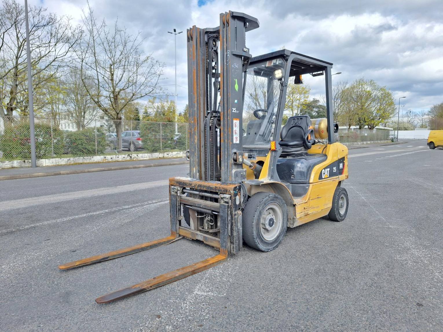 Chariot élévateur électrique Caterpillar GP25NTD