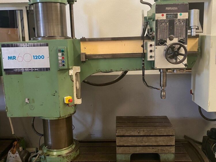 Machine-outil Frimos Frimos Machine de mortaisage verticale / brochage de rainure