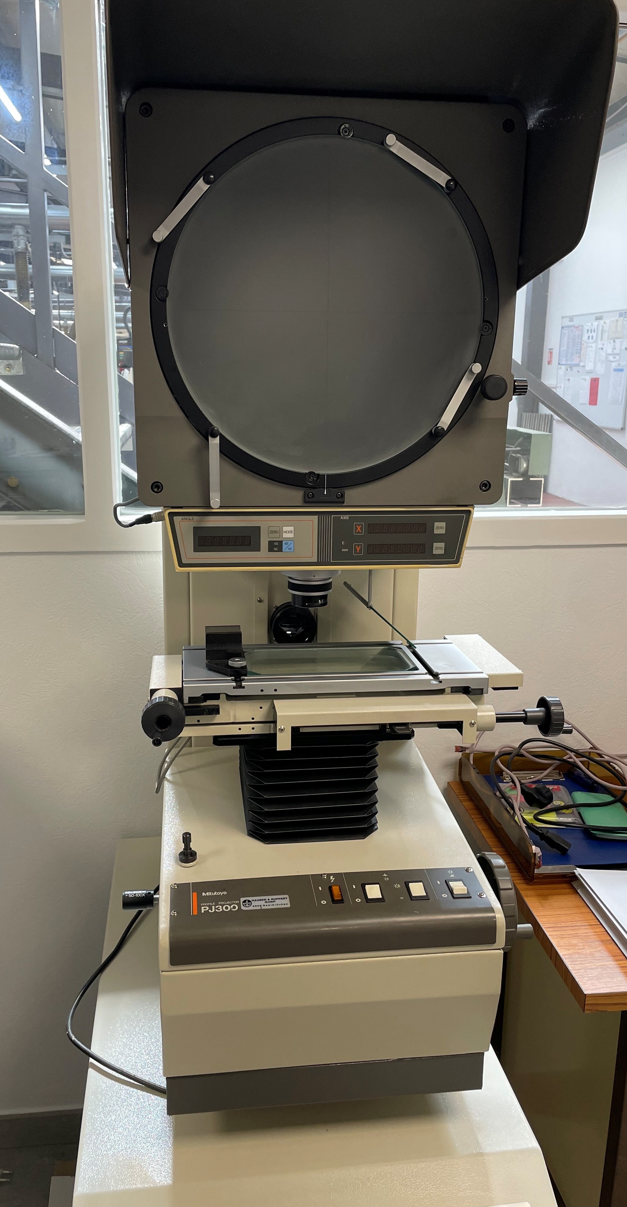 Projecteur de profil mitutoyo PJ300
