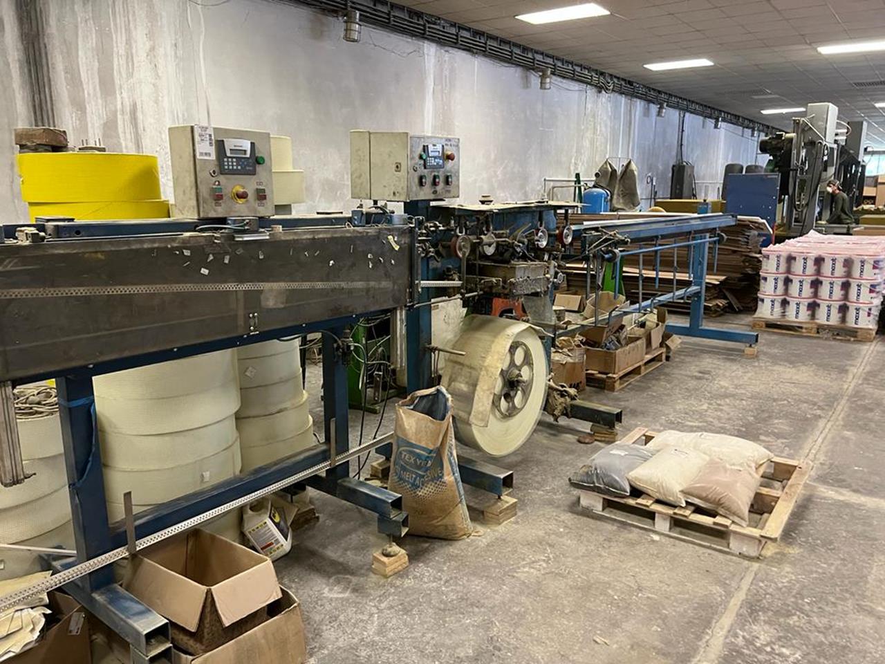 Machine de tôlerie - -