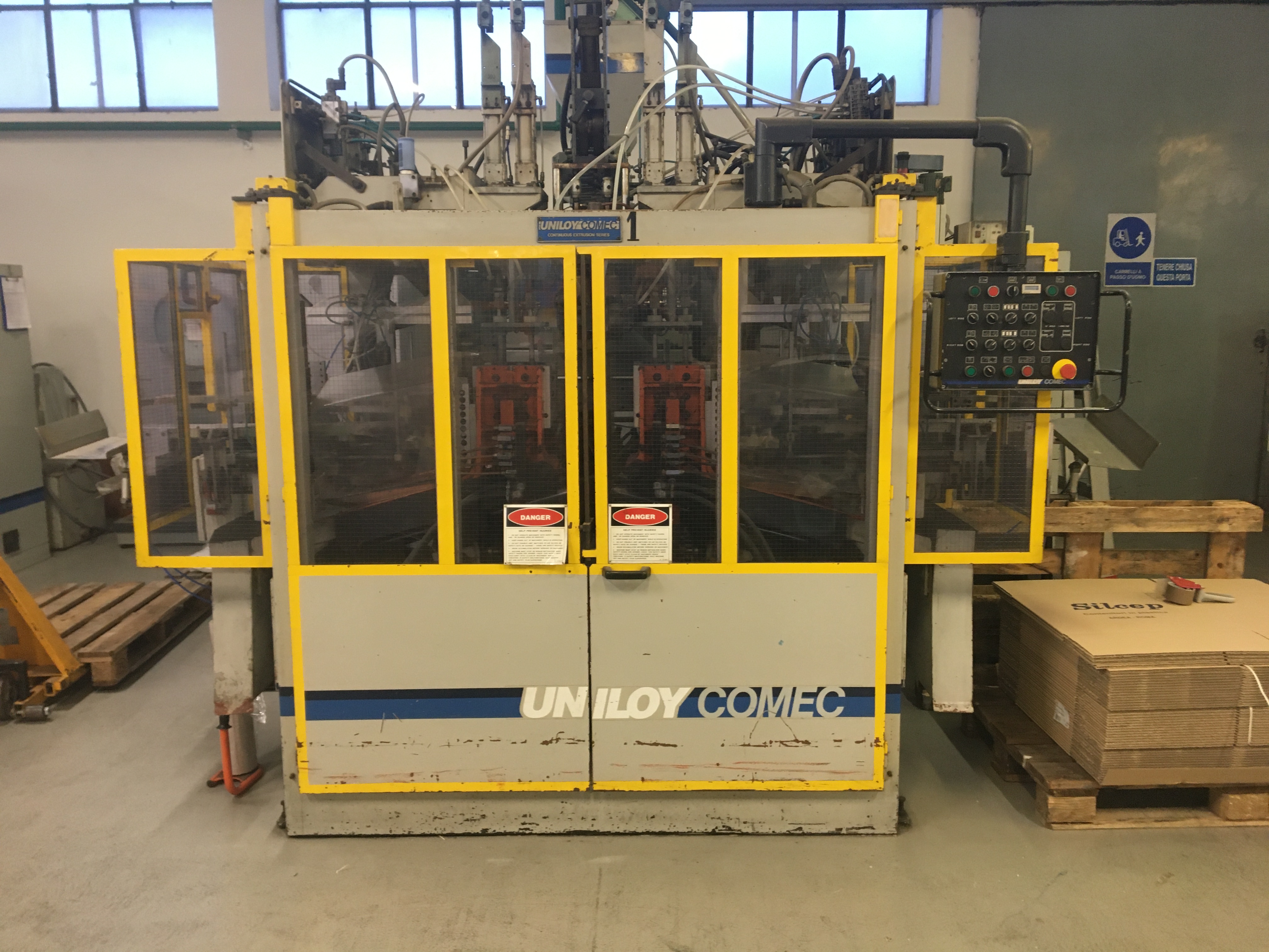 Souffleuse plastique UNILOY MSA/D