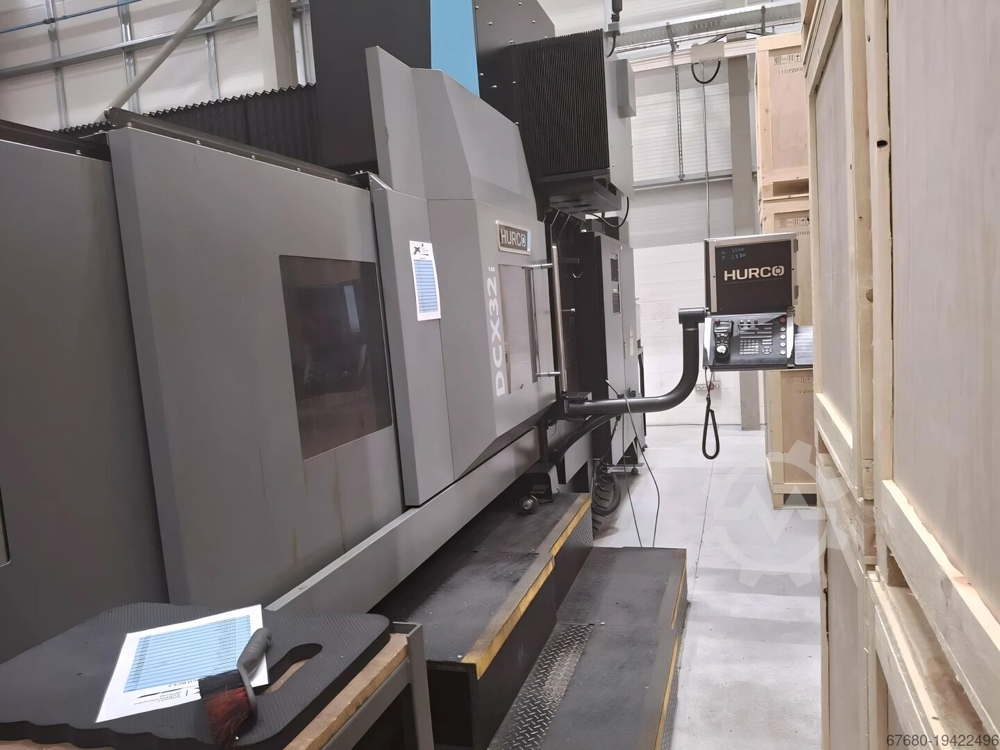 Vertical machining center HURCO DCX 32 i