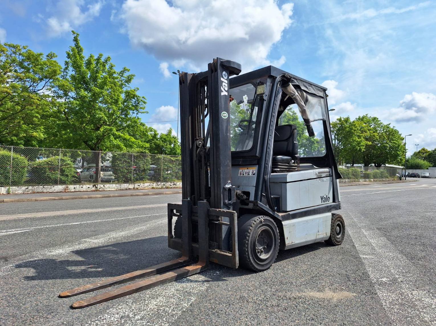 Chariot élévateur électrique Yale ERP30