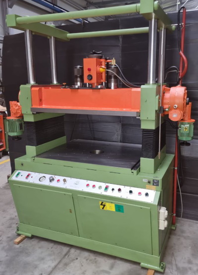 Presse hydraulique MILLUTENSIL BV 26