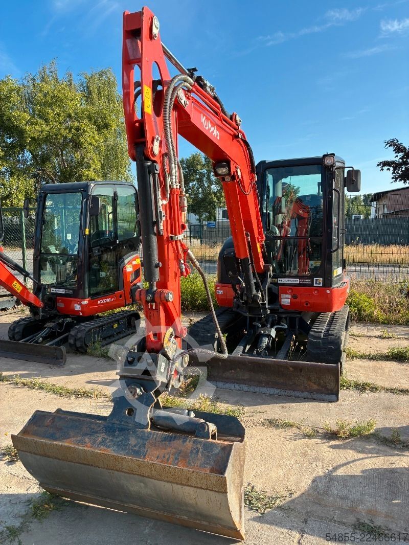 Mini excavator KUBOTA KX042