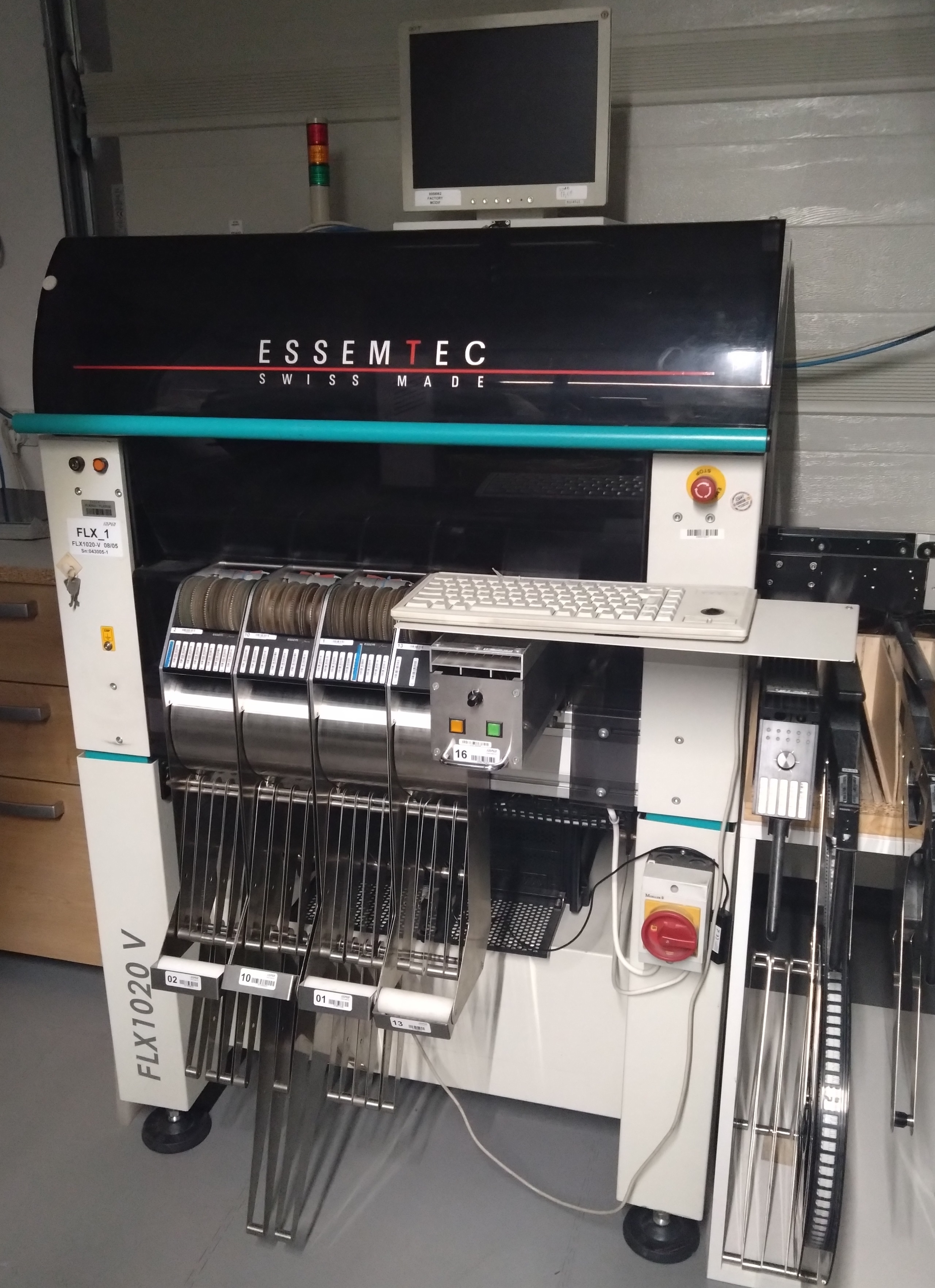 Machine de placement Essemtec FLX CLM