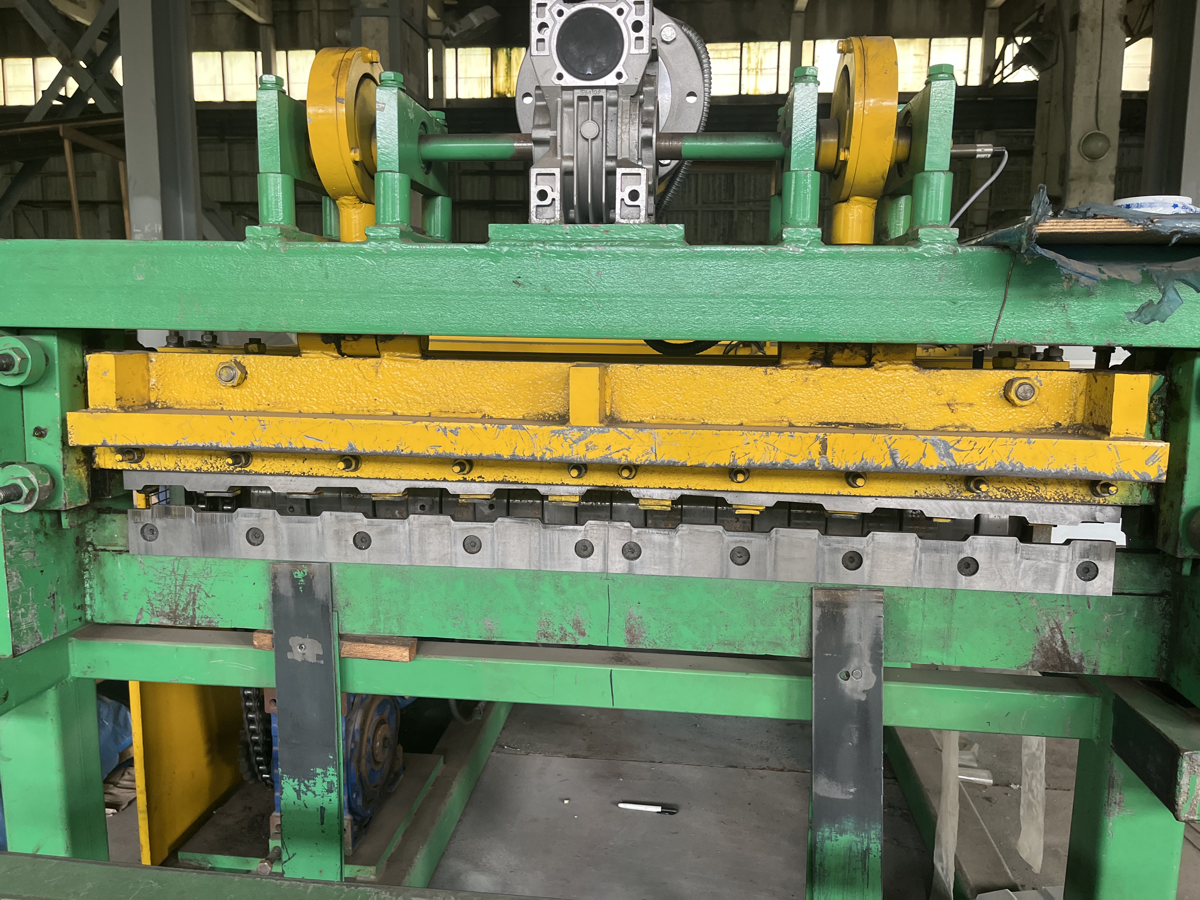 Ligne de production de tôles ondulées et de tuiles métalliques Lipetsk
