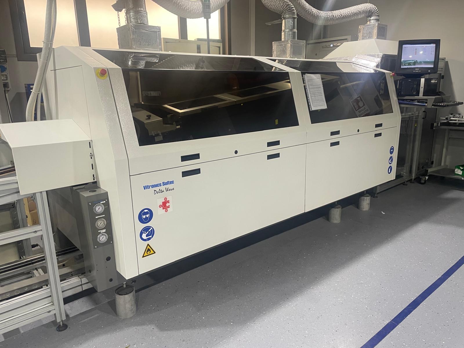 Machine de brasage à la vague VITRONICS SOLTEC 6622CC
