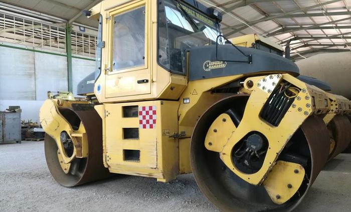 Compacteur / Rouleau Bomag BW184 AD Faible nombre d'heures