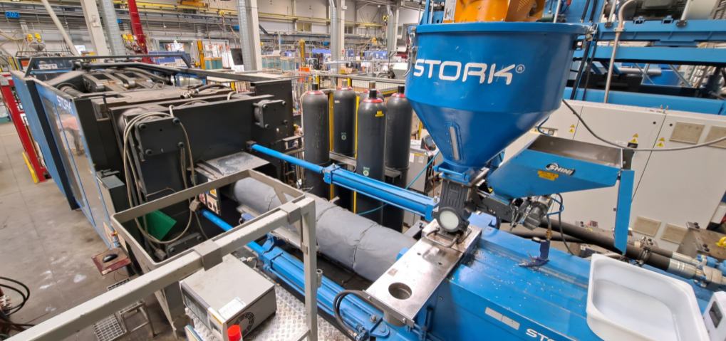 Presse à injecter Stork S6600-5650