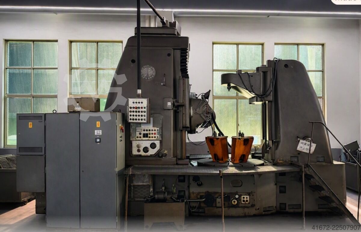 Gear Hobbing Machine - Vertical PFAUTER P 1800 B