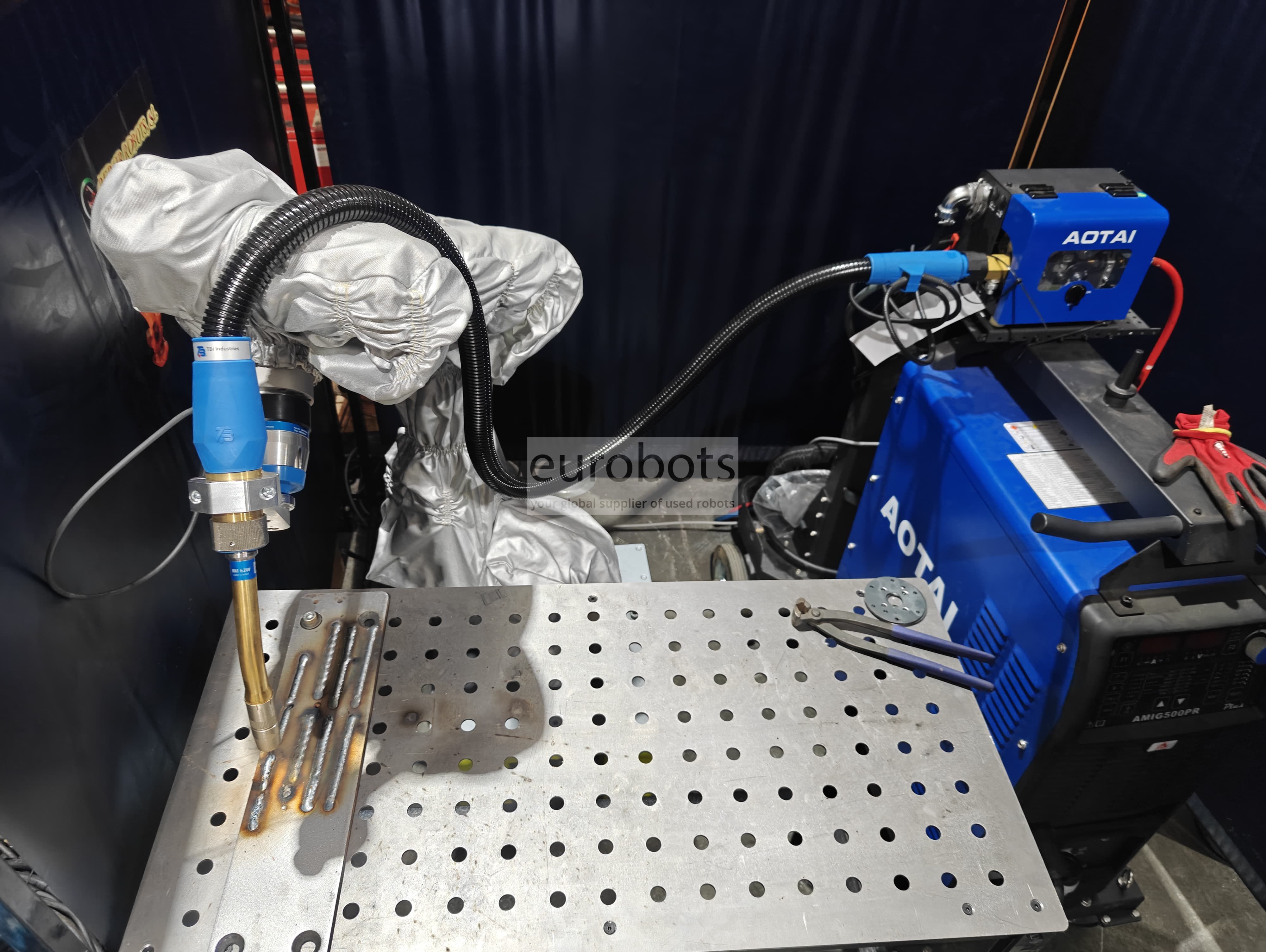 Robot industriel DOBOT CR10 COBOT MIG MAG Welding solution AOTAI