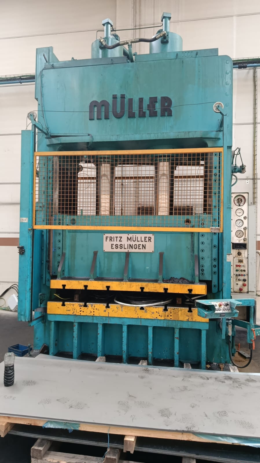 Presse hydraulique MÜLLER-WEINGART 500T