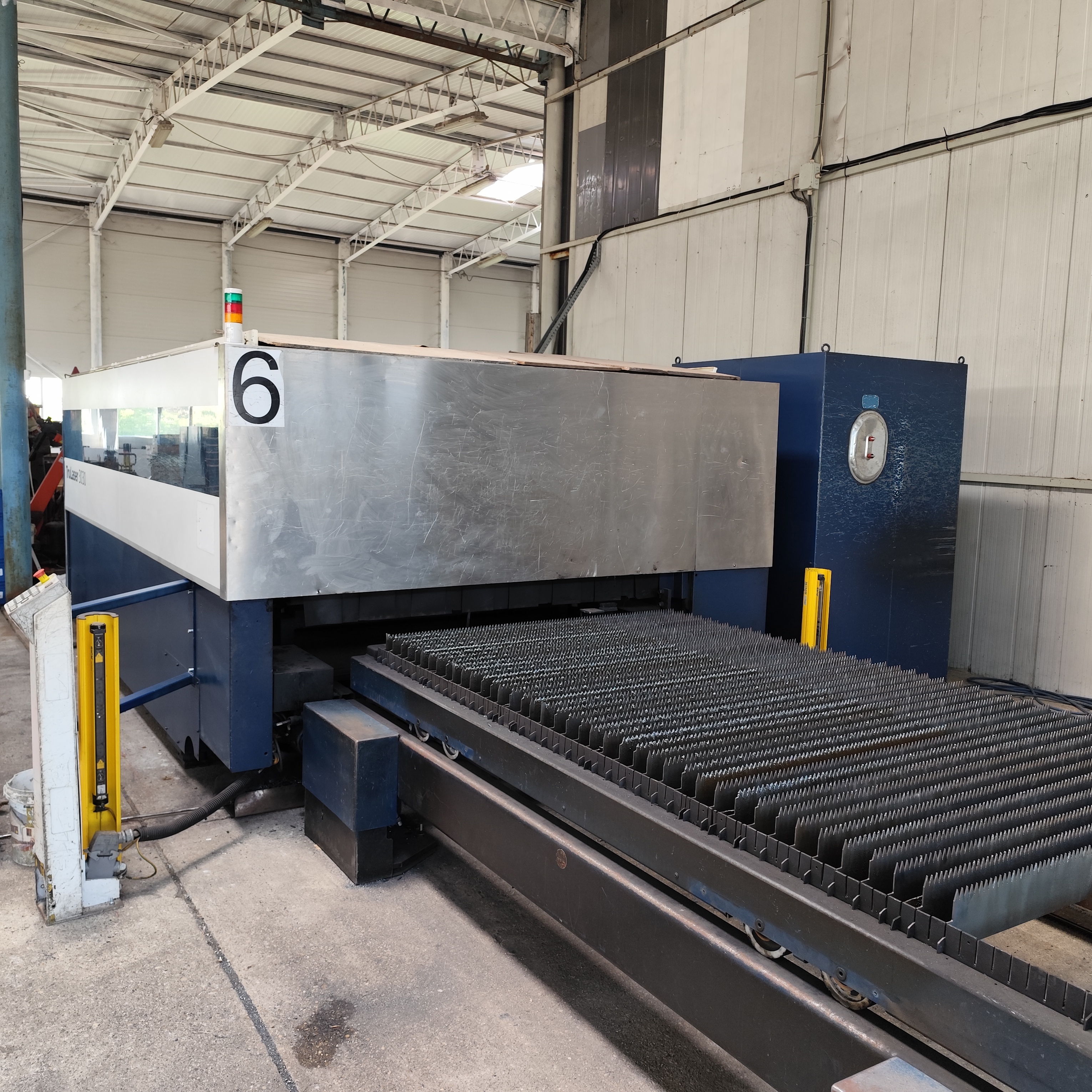 Machine de découpe laser TRUMPF TruLaser 3030 (L20) Hot deal Bonne affaire