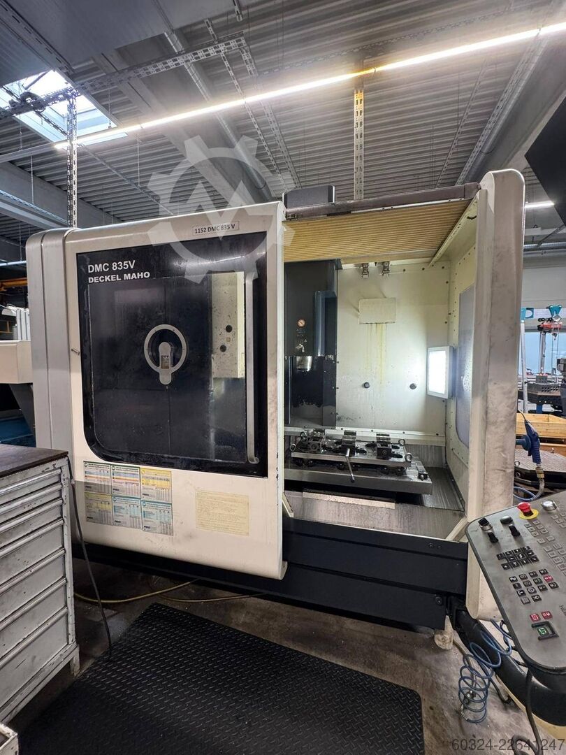 CNC - Machining Center - Vertical DECKEL MAHO DMC 835V