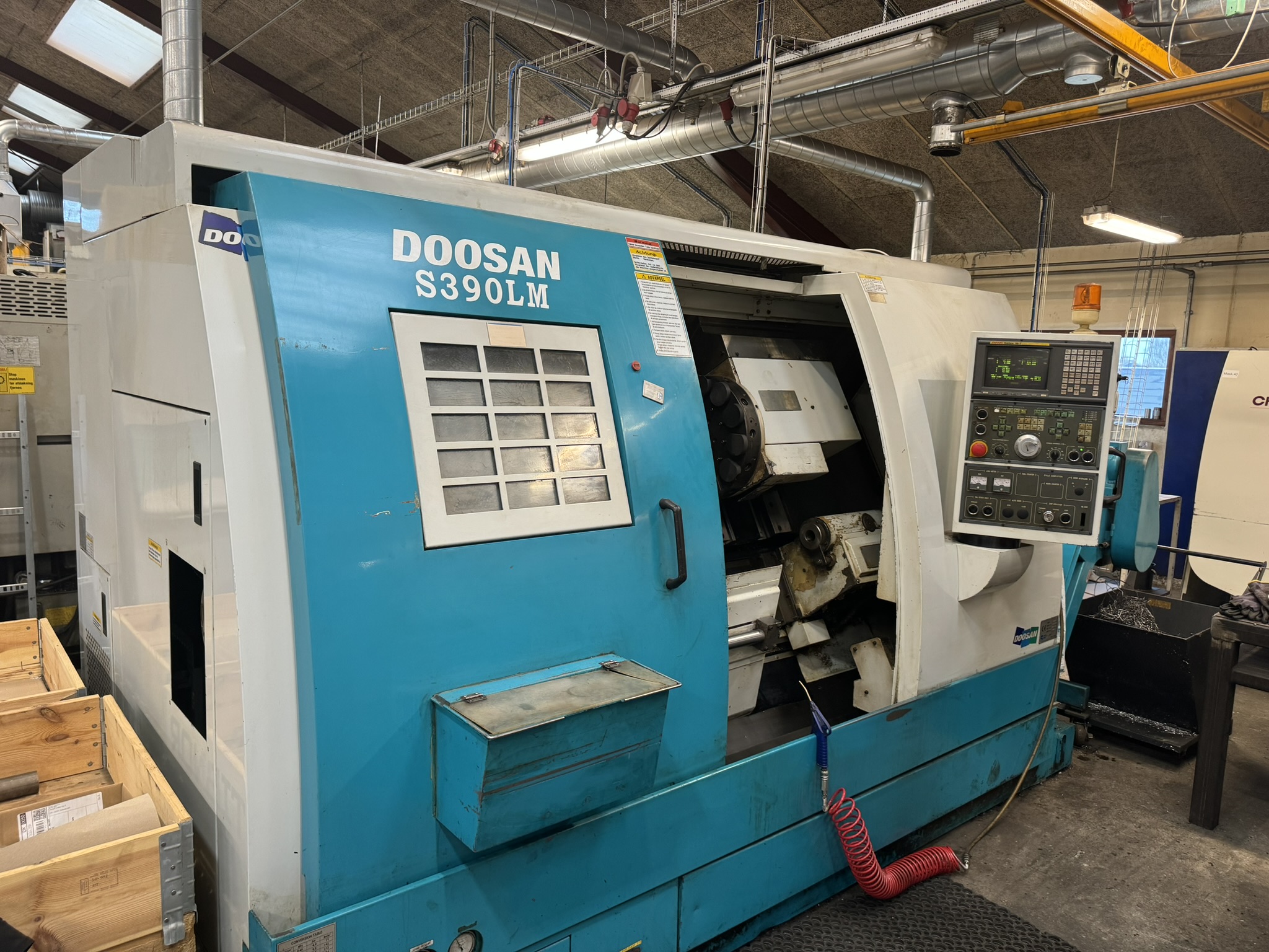 Tour motorisé cnc DOOSAN S390 LM d'occasion