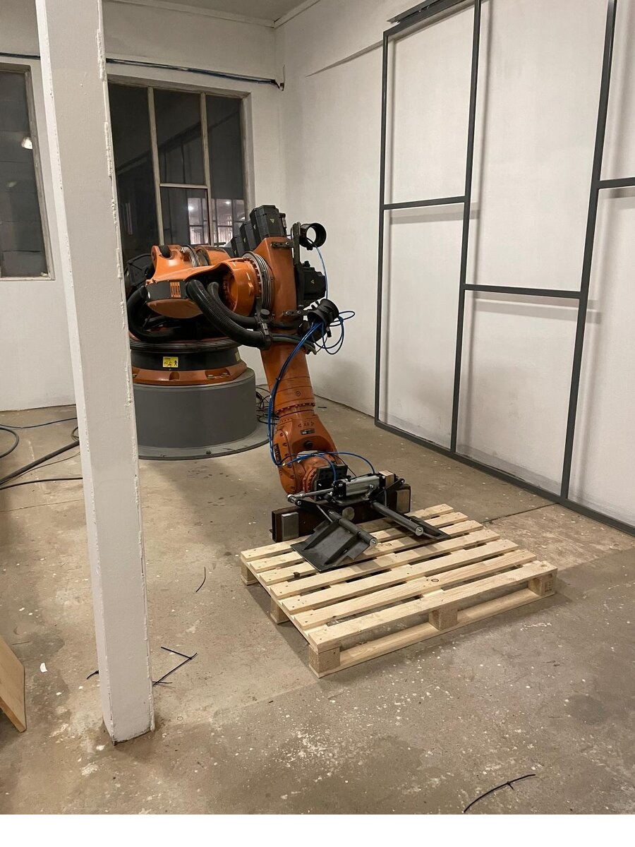 Robot industriel KUKA KR 210