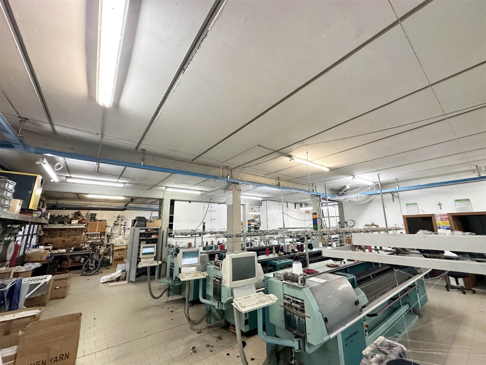 Métier à tricoter rectiligne UNIVERSAL 868/844