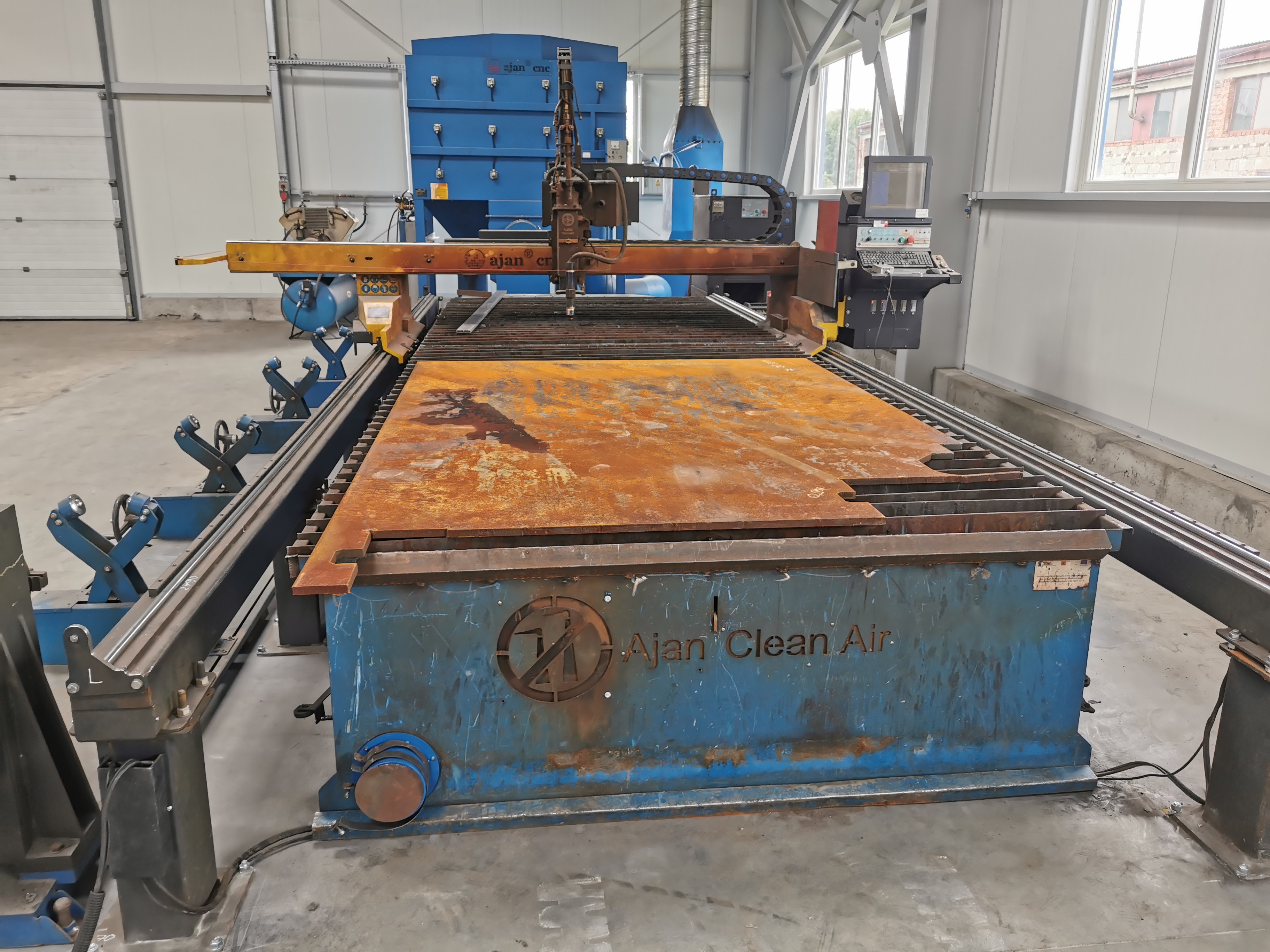 Machine de découpe plasma / gaz AJAN SHP 260 A