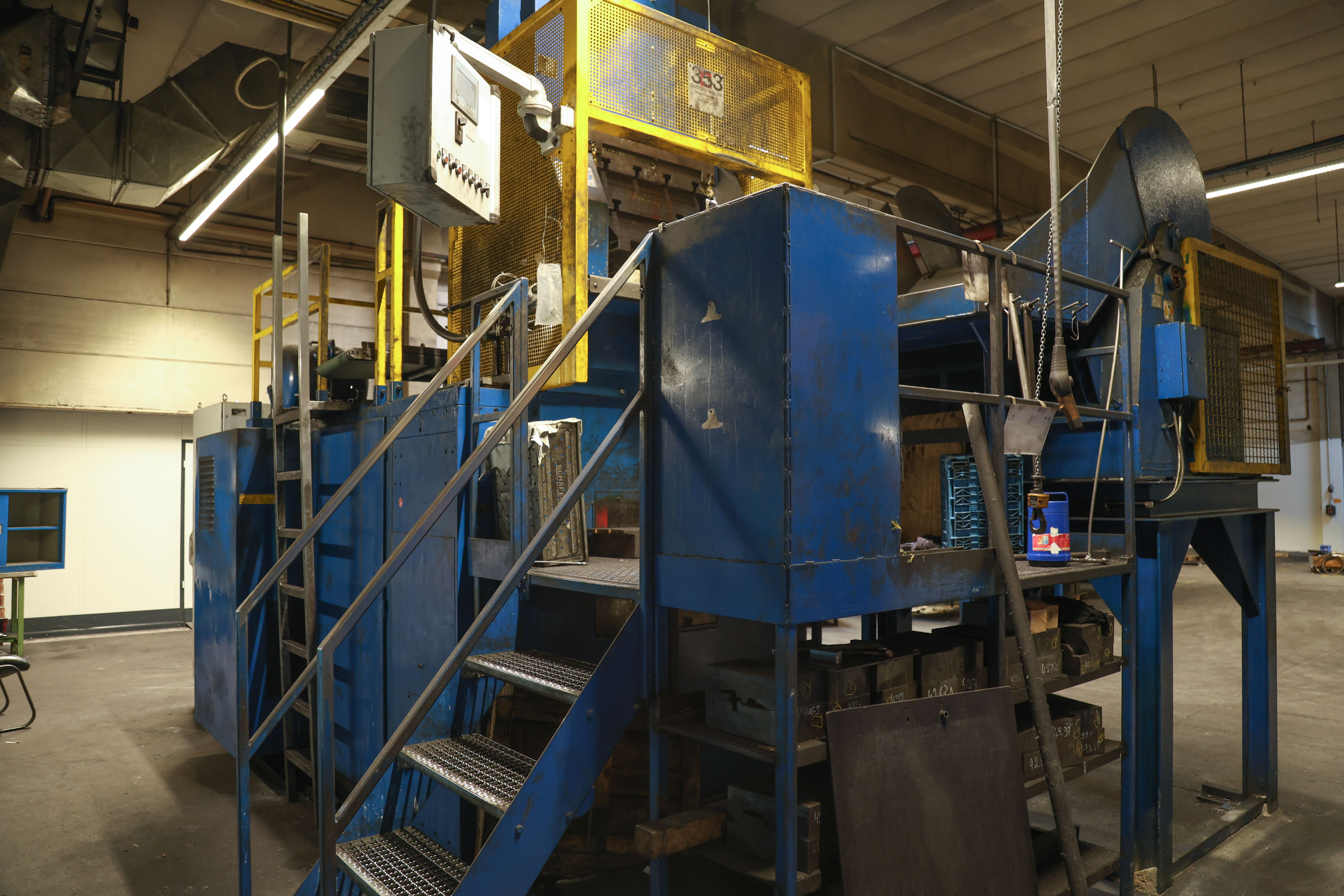 Presse à genouillère Gräbener GKN 630
