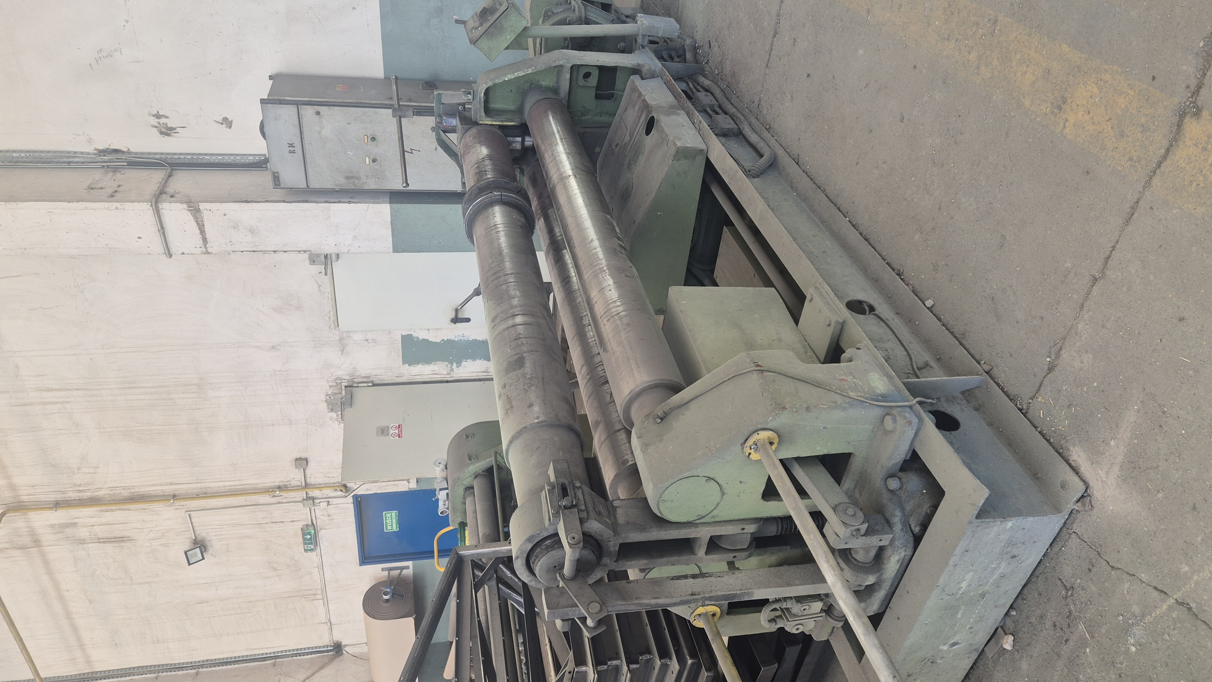 Rouleuse de tôle à 3 rouleaux Stankoimport 2000 mm