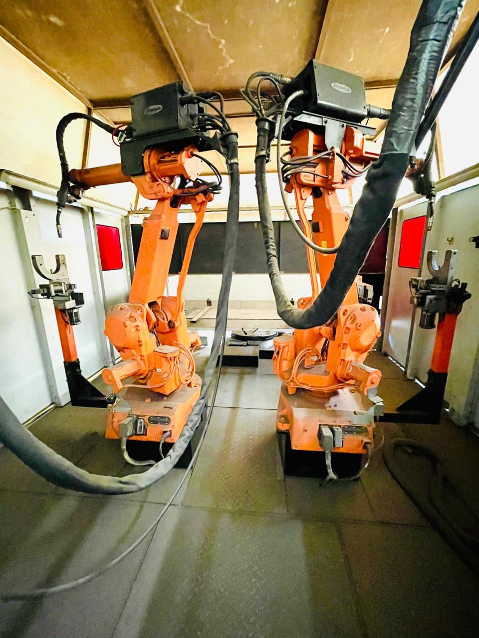 Machine-outil Robolution 2x ABB IRB 2400L