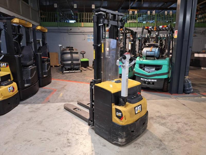 Gerbeur Caterpillar NSP16N2
