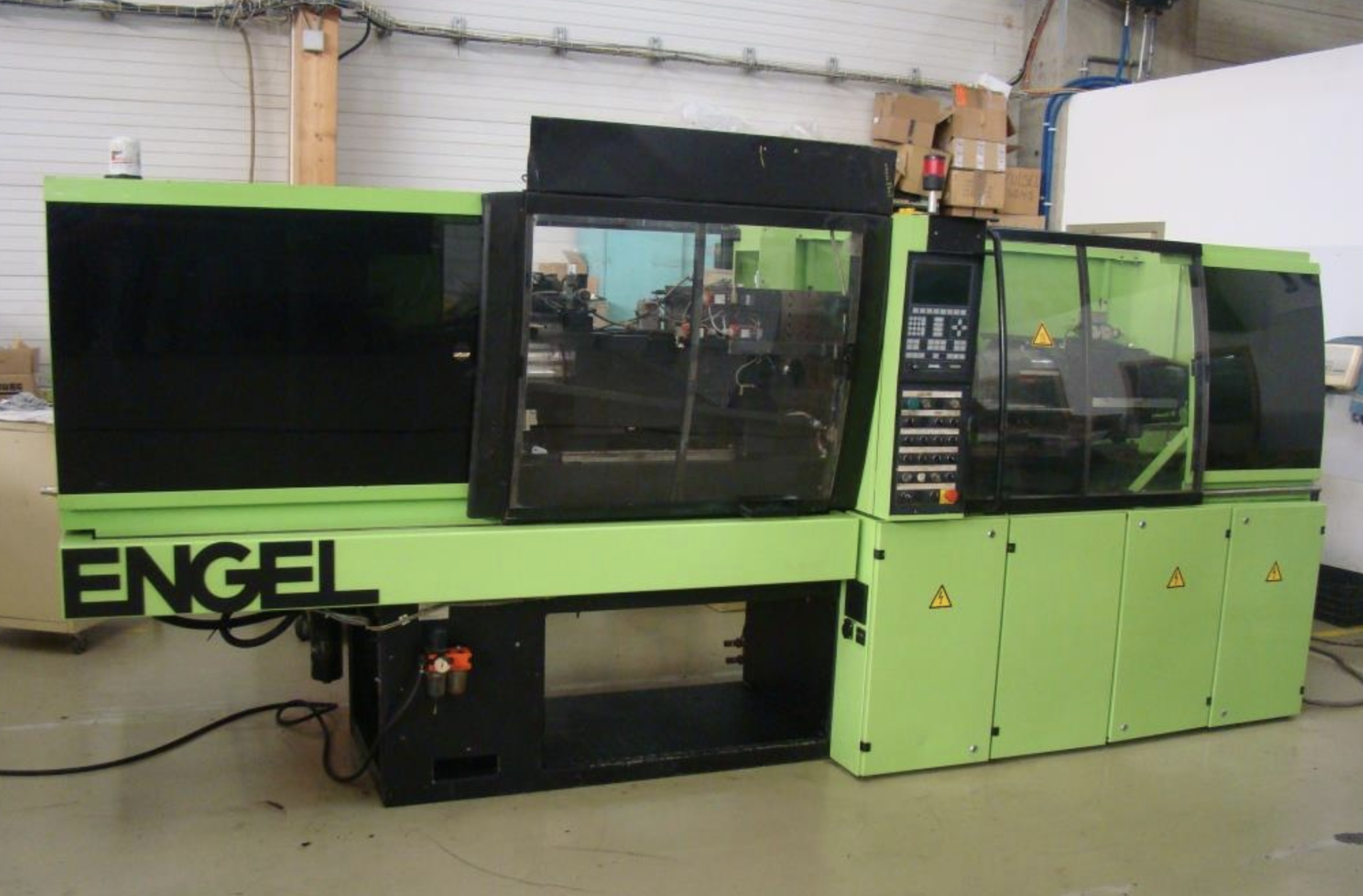 Presse à injecter ENGEL 90T type ES 330/90 HL
