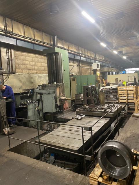Aléseuse à montant fixe CNC TOS WHN 13.8 Bonne affaire