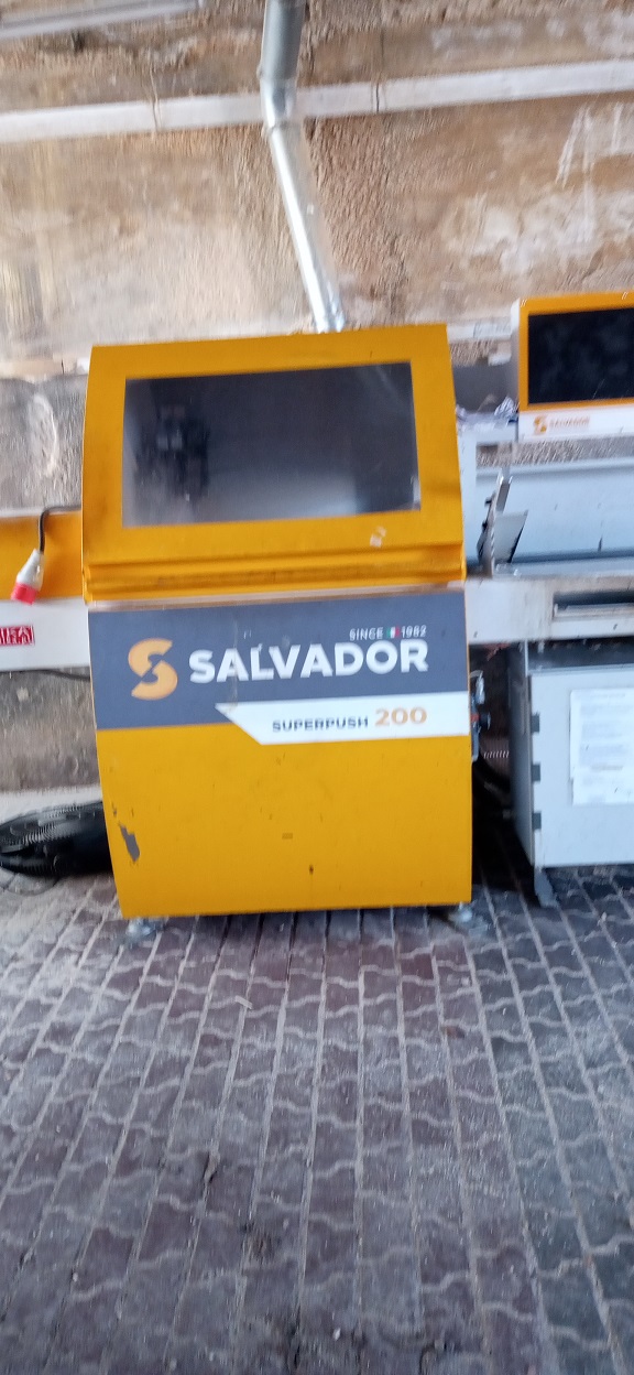 Scie à débiter pour optimisation Salvador Superpush 200