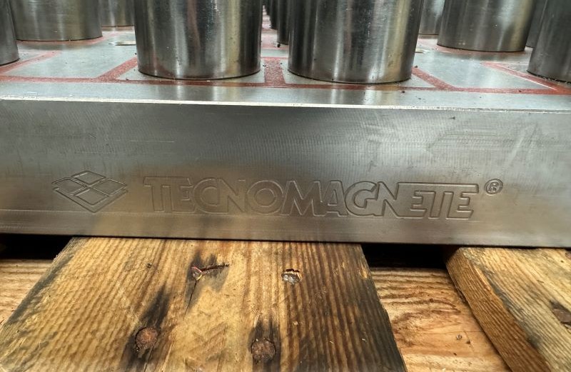 Machine-outil Tecnomagnete
