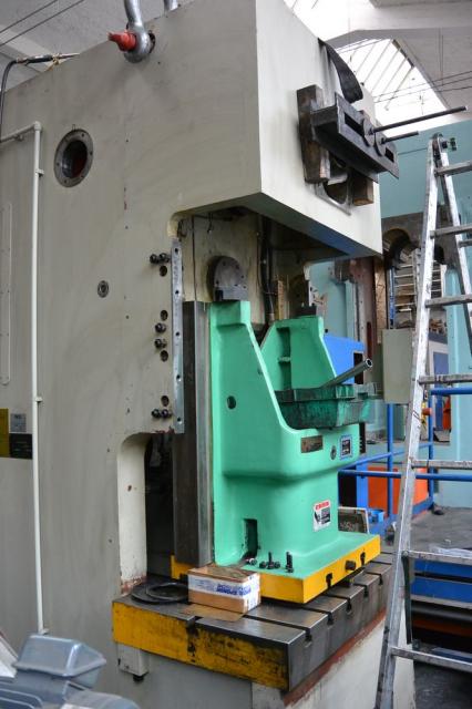 Presse à genouillère Jiangsu Yangli JH21-125