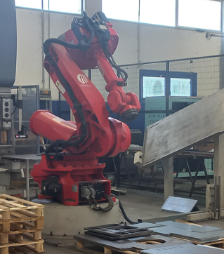 Robot industriel STAUBLI RX90B