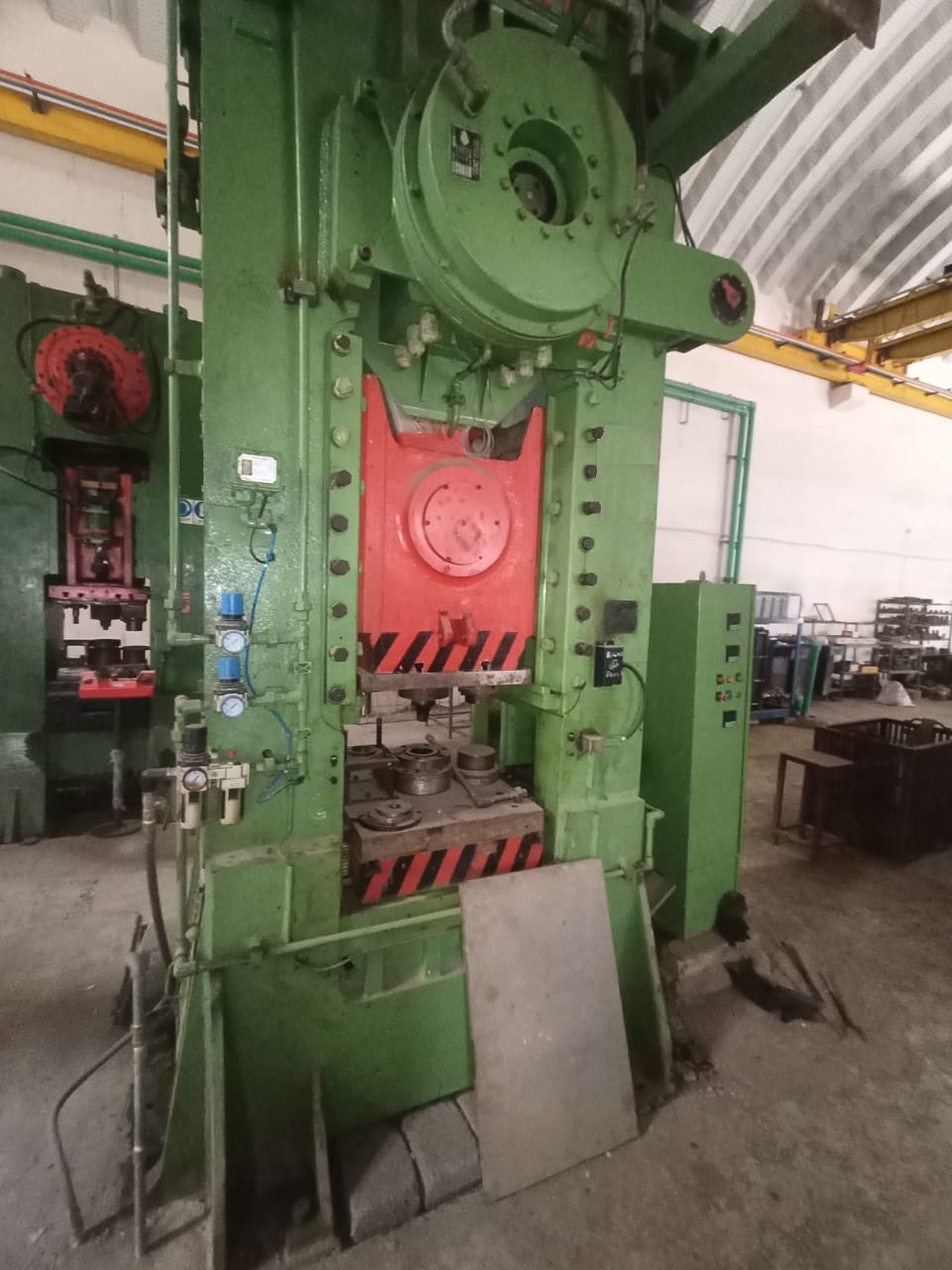 Presse Farina Capacity : 750 tons