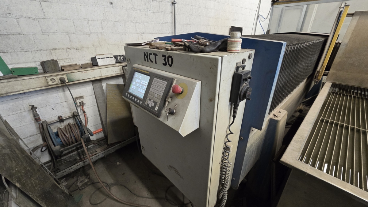Machine de découpe jet d'eau Waterjet NCT 30
